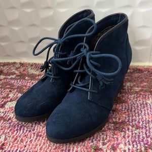 Madden Girl navy lace up wedge ankle booties, size 9